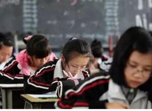 学生老师吃瓜事件,学生老师吃瓜事件引发热议